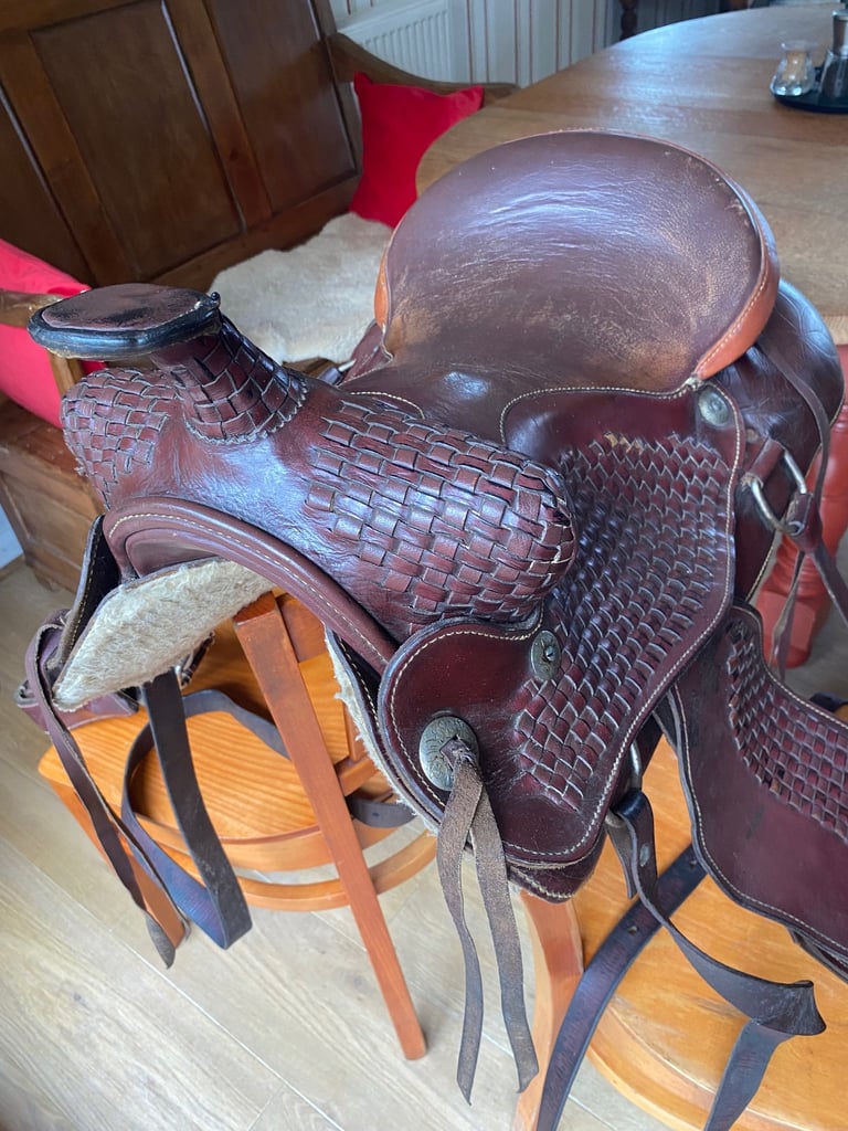 Western saddle