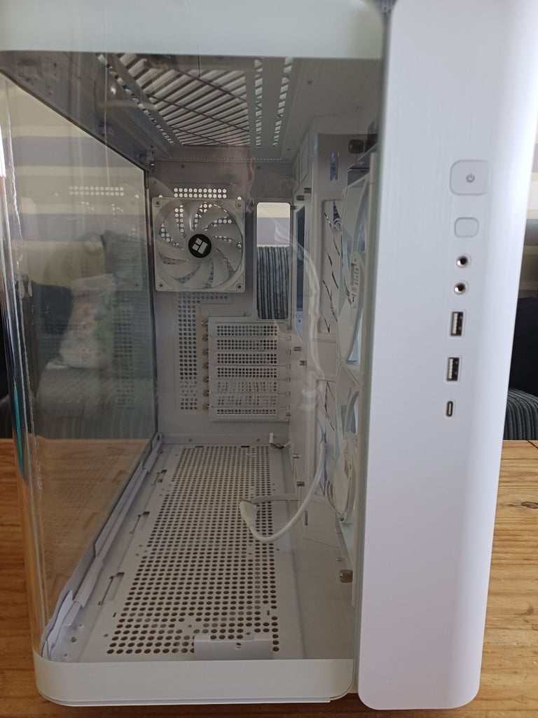 MONTECH KING 95 PC CASE. ARGB, CURVED GLASS.