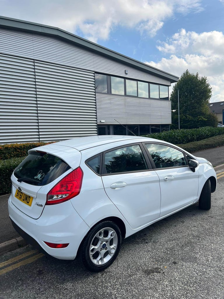 Ford, FIESTA, Hatchback, 2012, Manual, 1242 (cc), 5 doors