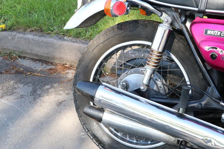 Suzuki GT750 GT 750 J 1972 Ride or Restore Project.