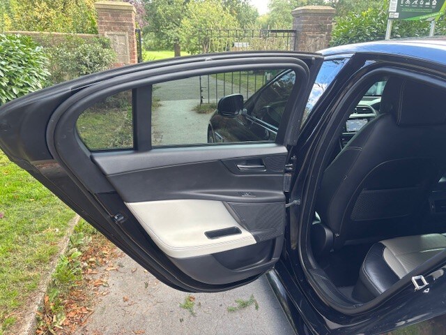 JAGUAR XE 2.0 i R-Sport Black Auto Petrol 2017