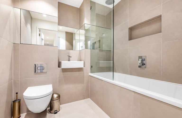 3 Bedrooms Apartment Near East Putney Station