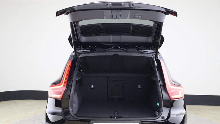 2025 Volvo XC40 2.0 B4P Plus Black Edition 5dr Auto ESTATE PETROL Automatic