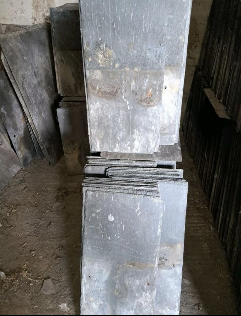 Reclaimed Bangor Blue Slates/ New Octagon Chimney Pots 