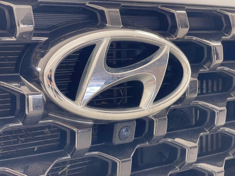 2022 Hyundai Santa Fe 1.6 T-GDi 13.8kWh Ultimate Auto 4WD Euro 6 (s/s) 5dr ESTATE Petrol/Electric...