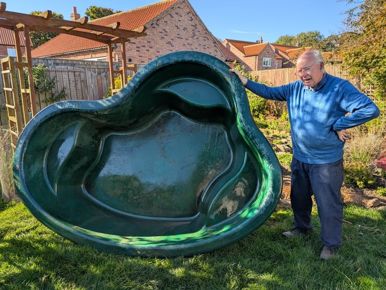 Marlin Fiberglass Pond  L235cm  W177cm. D used61cm