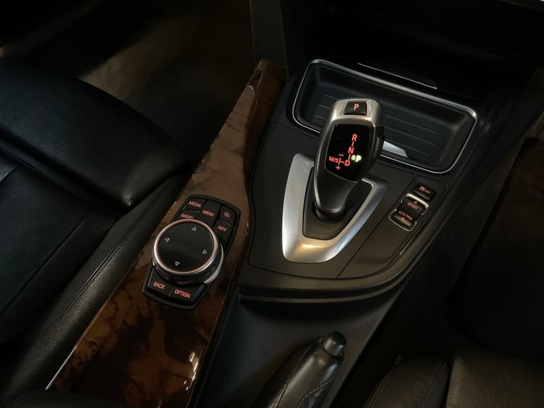 2013 BMW 3 Series 320d Luxury 5dr Step Auto ESTATE DIESEL Automatic