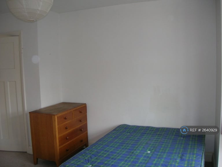 2 bedroom flat in Station Road, Portslade, BN41 (2 bed) (#2640929)