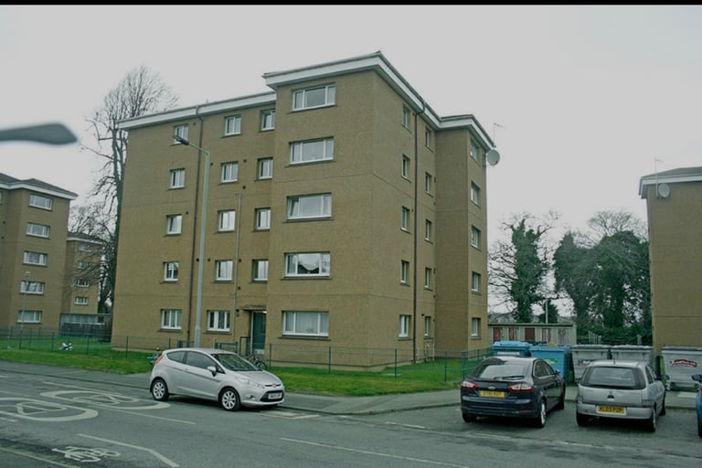 SWAP- 2 bedroom upper floor flat