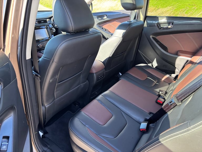 2022 DFSK Glory 580 Seven Seater Automatic Petrol   PETROL Automatic