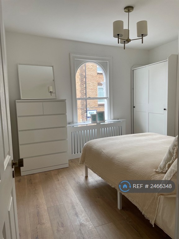 4 bedroom house in Edward Street, Dunstable, LU6 (4 bed) (#2466348)