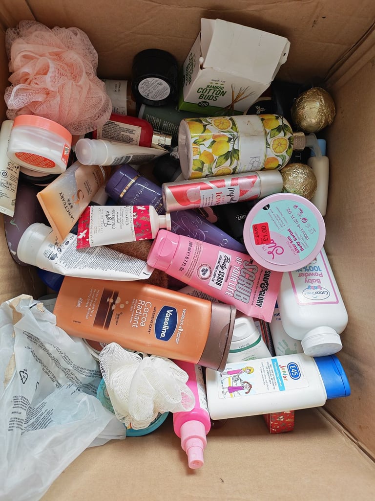 image for Mixed bundle of toiletries 