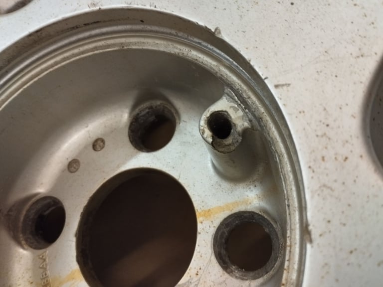 2no Ford Capri 2.8i Special 7"x13" Alloy Wheels