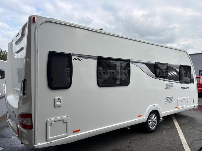 2020 Swift Fairway Platinum 880 8ft Wide, Transverse Island Fix Bed WAS £21,995