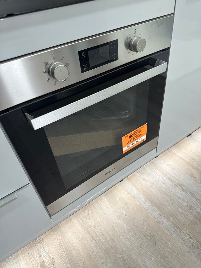 Ex-Display Symphony Gloss Platinum Kitchen – Complete with Appliances, Worktops & Lighting