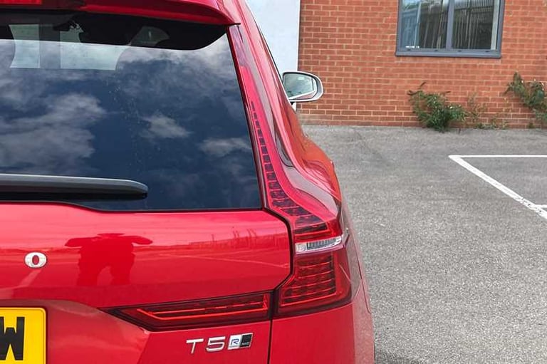 2018 Volvo XC60 2.0 T5 R-Design Pro SUV 5dr Petrol Auto AWD Euro 6 (s/s) (250 ps) SUV Petrol Auto...