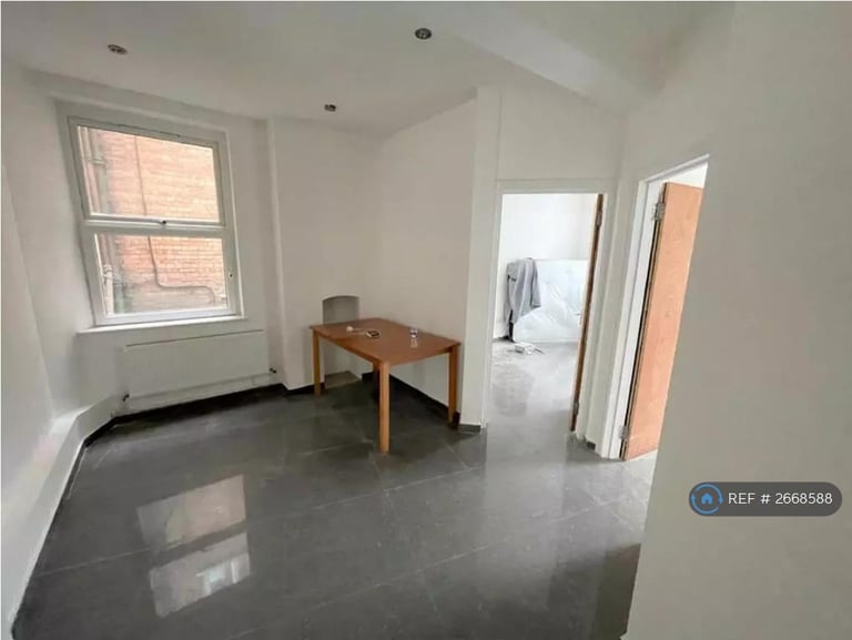 2 bedroom flat in Raie Maisonettes, London, SE22 (2 bed) (#2668588)