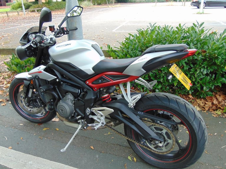 Triumph Street Triple R 765 2018 super low miles streetfighter Brembo ABS brakes