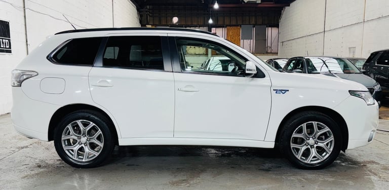 2014 Mitsubishi Outlander 2.0h 12kWh GX4h CVT 4WD Euro 5 (s/s) 5dr ESTATE Petrol/Electric Hybrid ...