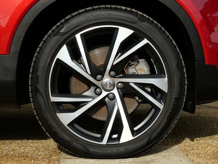 2020 Volvo XC40 1.5h T5 Twin Engine Recharge 10.7kWh R-Design Pro SUV 5dr Petrol Plug-in Hy SUV H...