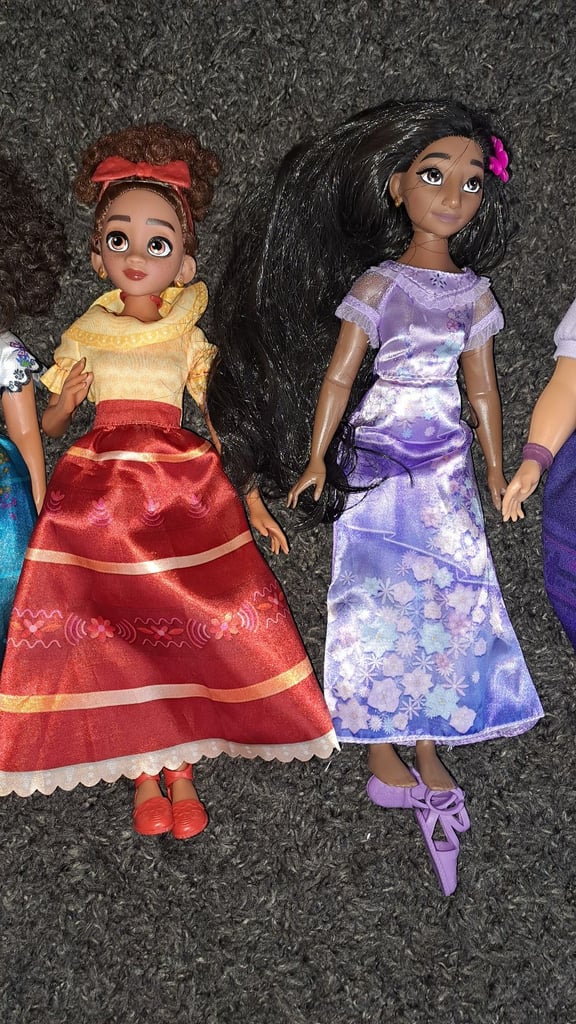 6 Encanto Dolls (large)