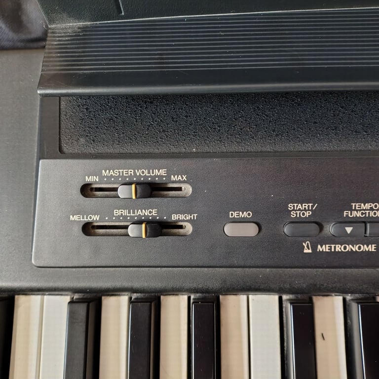 Yamaha P80 fully weighted hammer action digital piano