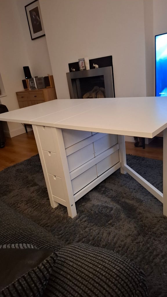 White dropleaf extending table