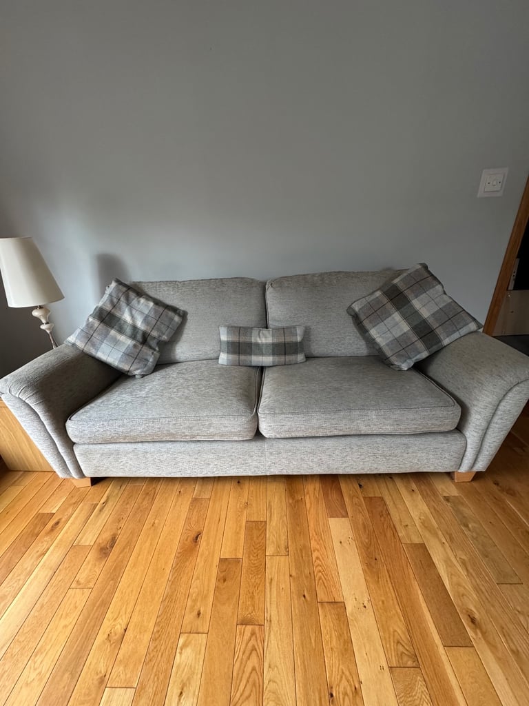 Comfortable 3/4 seater sofa with cushion