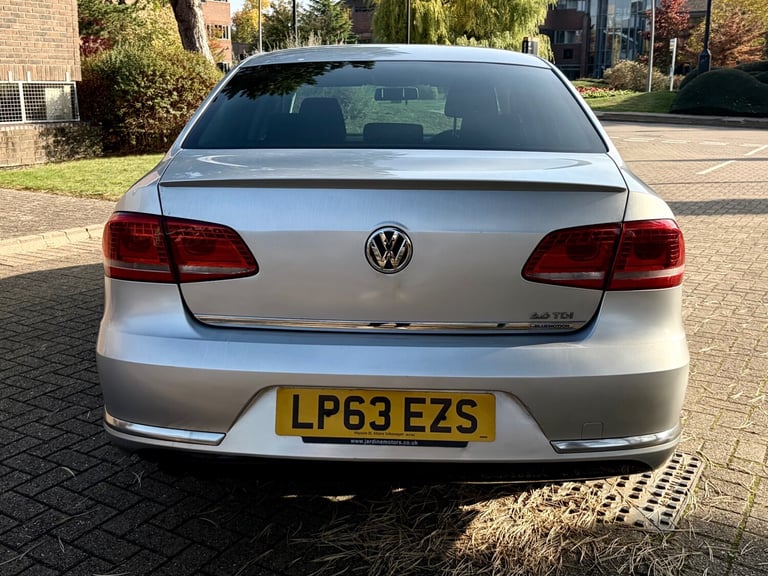 2014 Volkswagen Passat 2.0 TDI Bluemotion Tech R-Line 4dr DSG SALOON Diesel Automatic