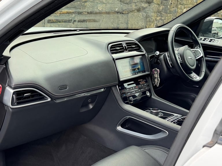 2017 Jaguar F-Pace 3.0 D300 V6 S Auto AWD Euro 6 (s/s) 5dr ESTATE Diesel Automatic