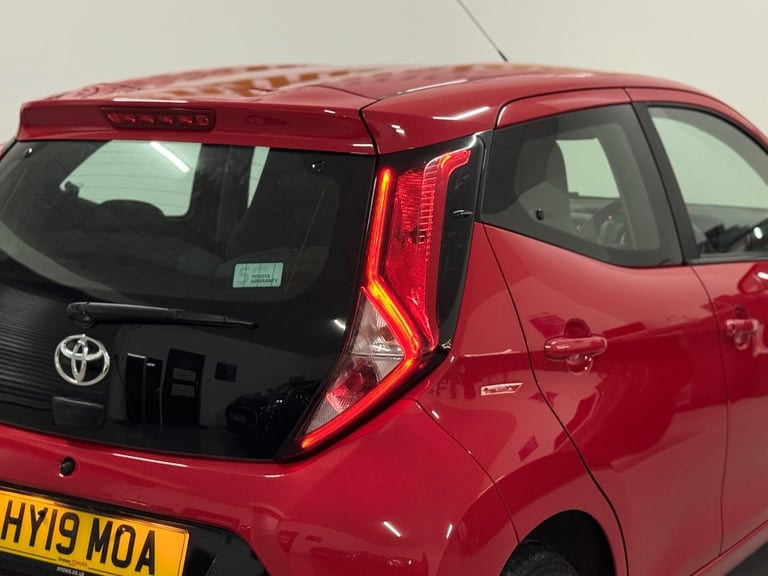 2019 Toyota AYGO 1.0 VVT-i x-play Euro 6 5dr HATCHBACK Petrol Manual