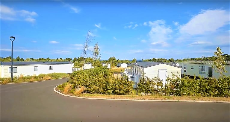 👻🎃 W/e Special TODAY Fri 17 Oct @ Seton Sands! 8-berth caravan with stunning views to rent / hire