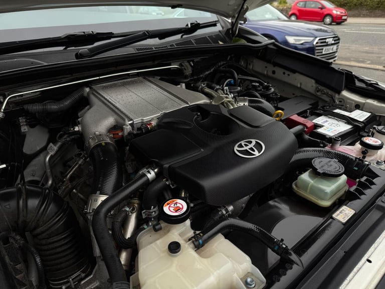 2020 Toyota Hilux 2.4 D-4D Invincible X Auto 4WD Euro 6 (s/s) 4dr (TSS) PICK UP Diesel Automatic