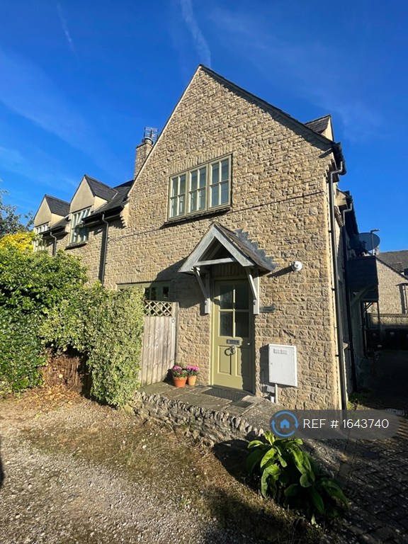 1 bedroom flat in Compton Way, Witney, Oxfordshire, OX28 (1 bed) (#1643740)