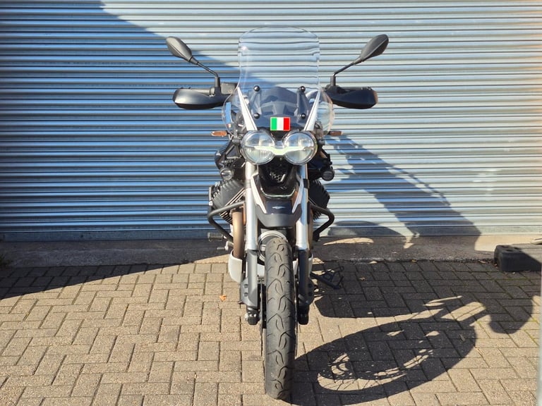 Moto Guzzi V85 TT Guardia D'Onore