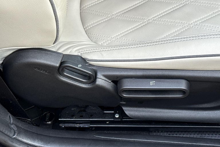 2022 MINI Hatch 1.5 Cooper Exclusive Hatchback 3dr Petrol Steptronic Euro 6 (s/s) (136 ps) HATCHB...