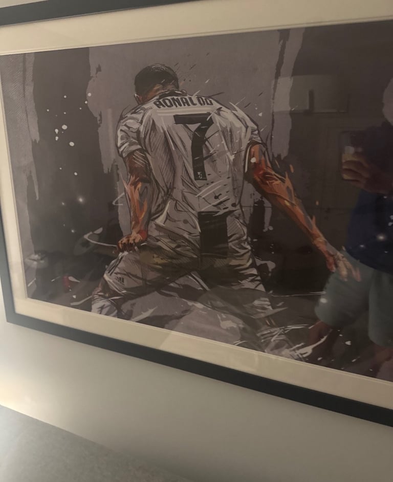 Cristiano Ronaldo print on canvas with no frame  for only £25! 