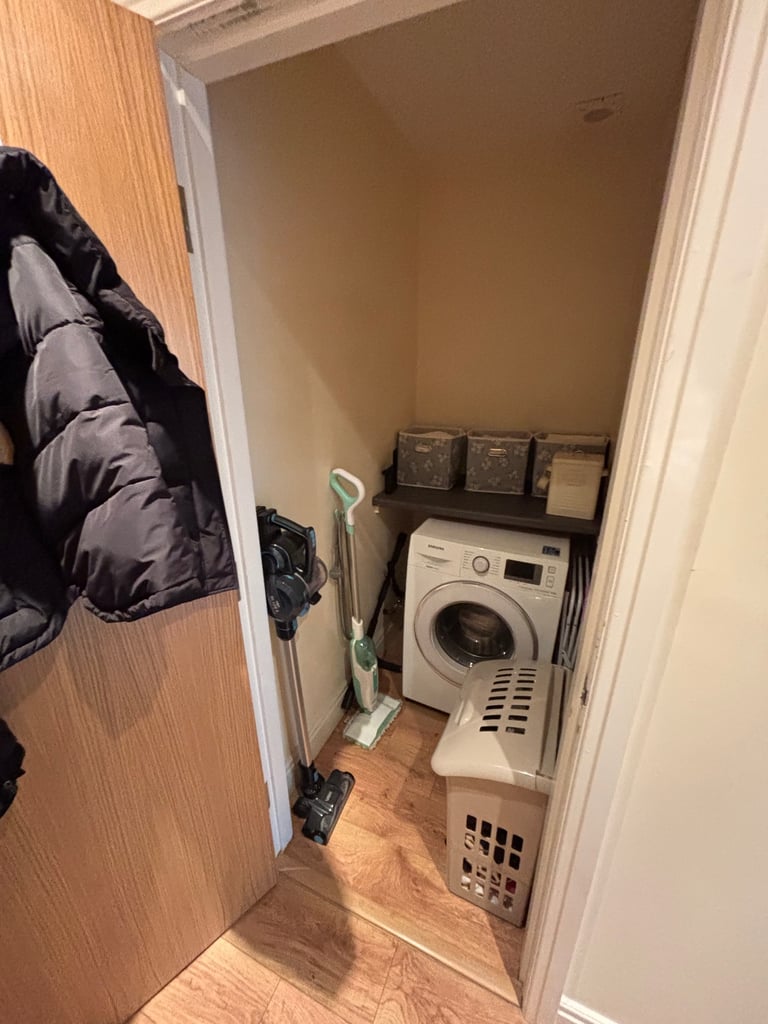 Modern one bed unfurnished flat