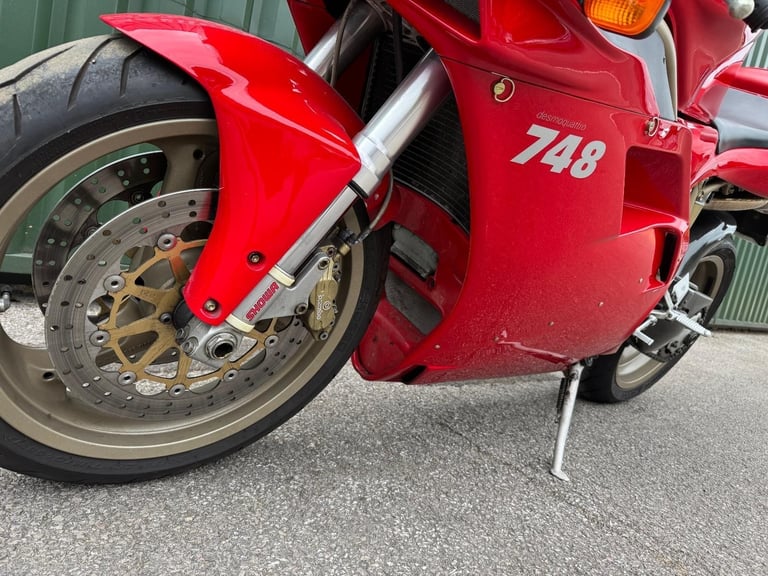 Ducati 748 BP Red 2000 Model 11000 miles Excellent History Belts Changed Termis