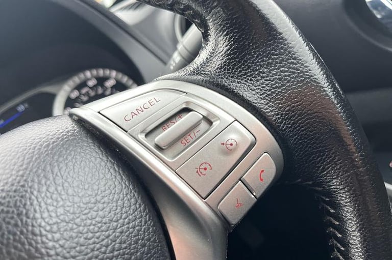 2019 Nissan Navara Double Cab Pick Up N-Guard 2.3dCi 190 TT 4WD Auto PICK UP DIESEL Automatic