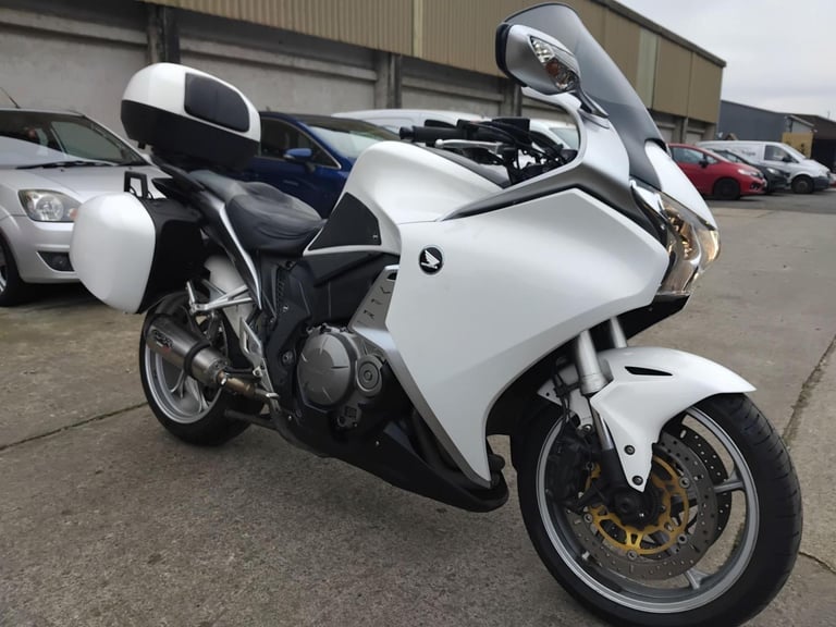 2011 11 HONDA VFR 1200 F-A WHITE VFR1200F FULL LUGGAGE SPORTS TOURER NEW MOT