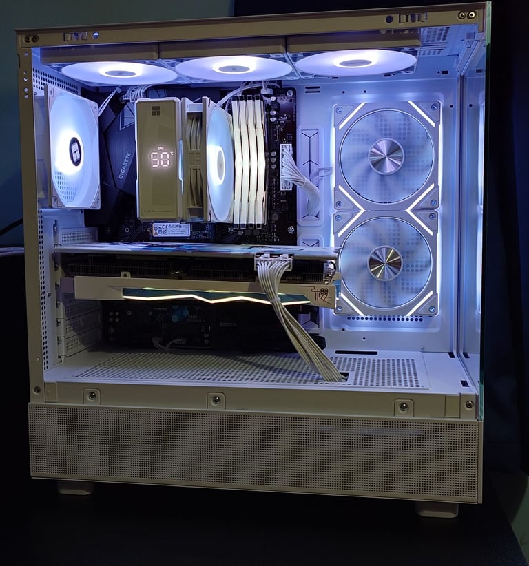 White Powerful Custom Gaming PC | RX 6800XT 16GB | Ryzen 7 3800X | 32GB RAM | 2TB SSD | Win 11 Pro
