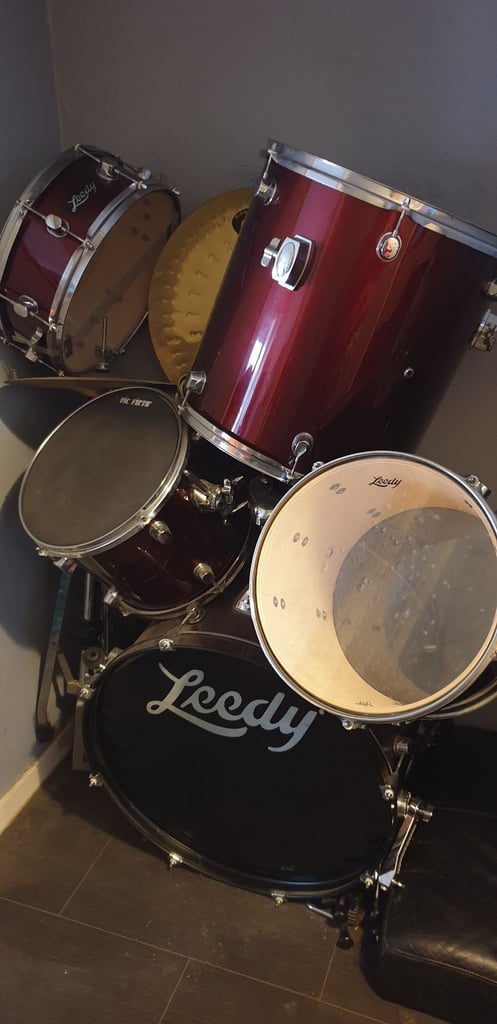 image for Drum kit, well used.