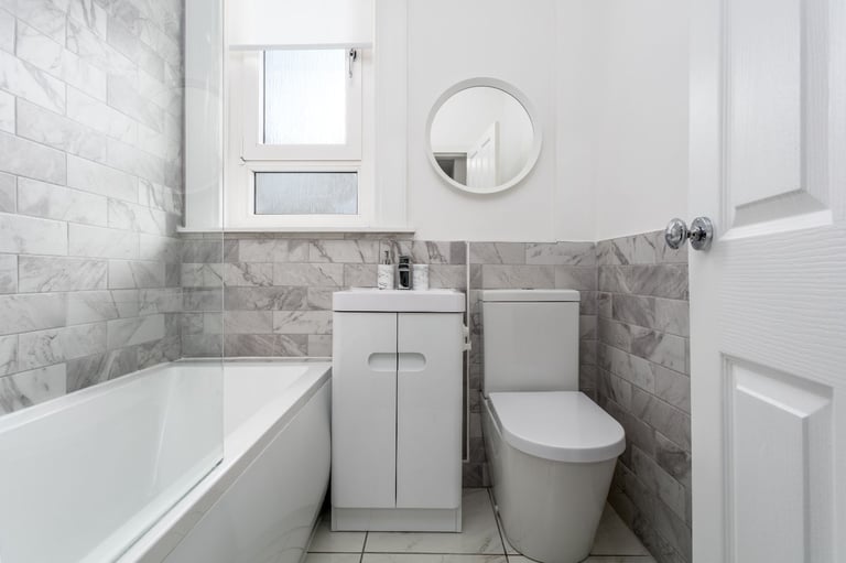ATTENTION CONTRACTORS & FAMILIES - short term let / accommodation ***2 mins from train station ***