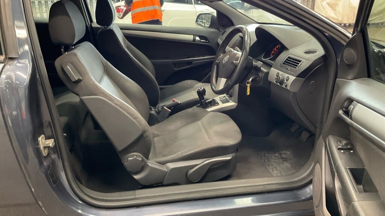 2009 Vauxhall Astra 1.4i 16V Active Plus 3dr HATCHBACK Petrol Manual
