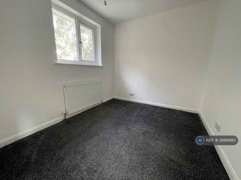3 bedroom house in Tyndale Walk, Batley, WF17 (3 bed) (#2666680)