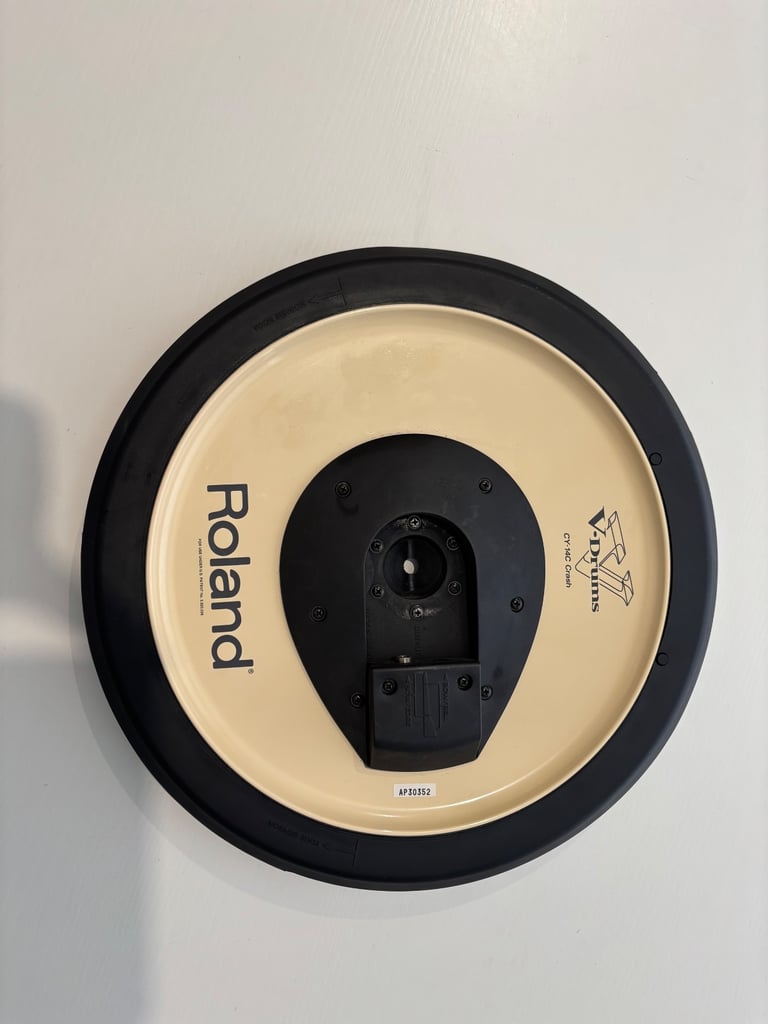 6 piece Electric Roland Drum kit plus hardware