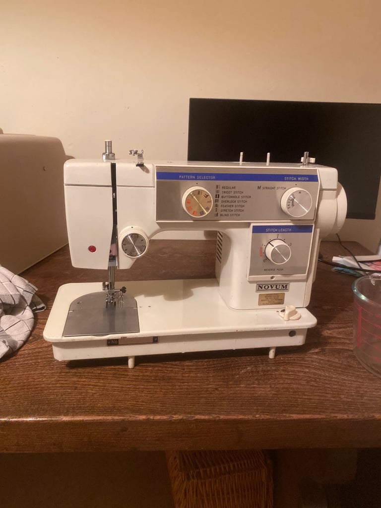 Novum sewing machine vintage 