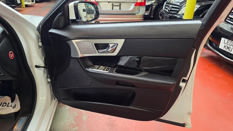  Jaguar XF 2.0I PORTFOLIO ULEZ FREE LOW MILEAGE  Petrol Automatic