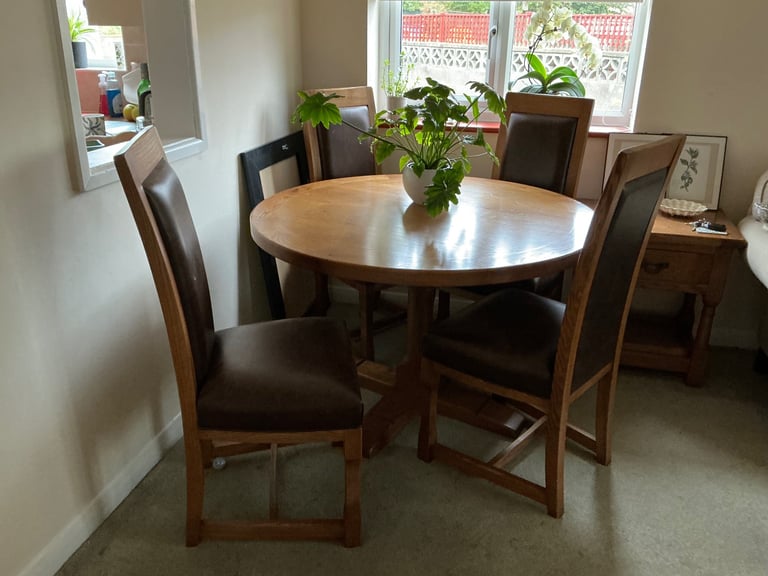 image for Old Charm (Chatsworth) Oak Dining Table & 4 Chairs
